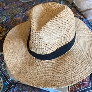 Packable sun hat